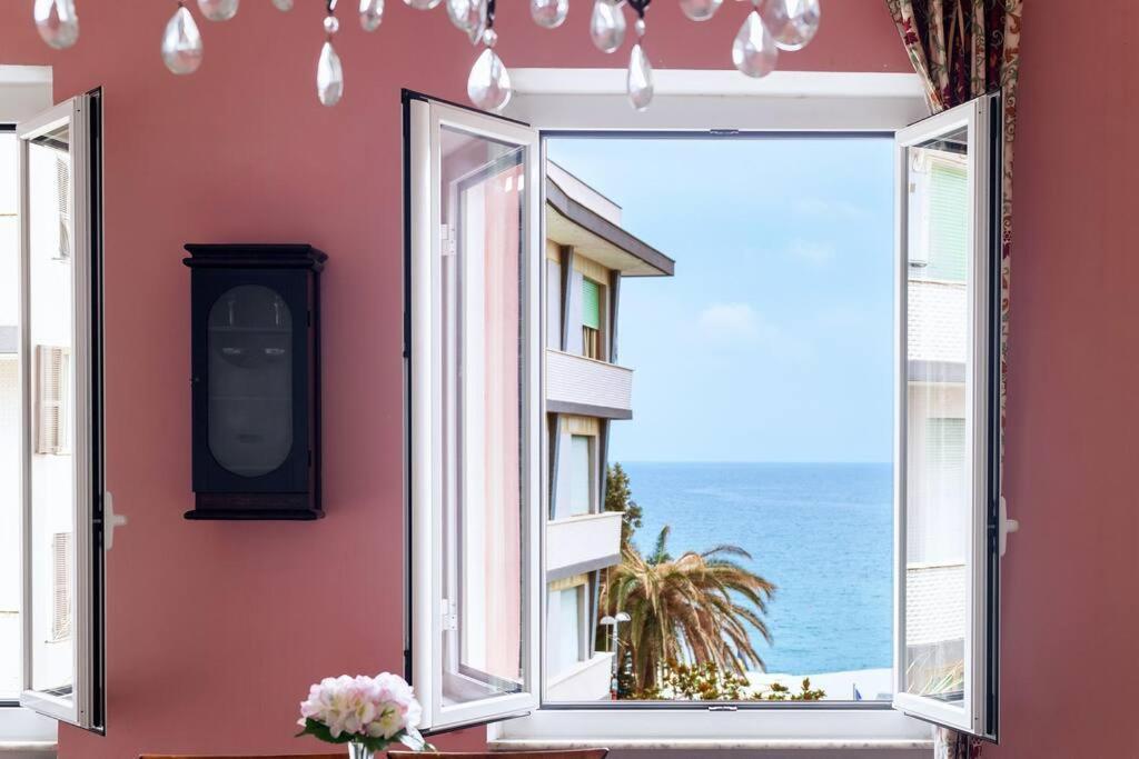 Le Finestre Sul Mare Appartement Albissola Marina Buitenkant foto