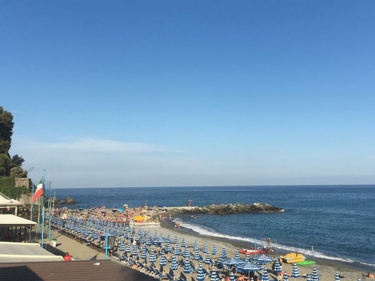 Le Finestre Sul Mare Appartement Albissola Marina Buitenkant foto